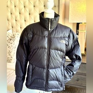 Women’s North Face puffer coat in black